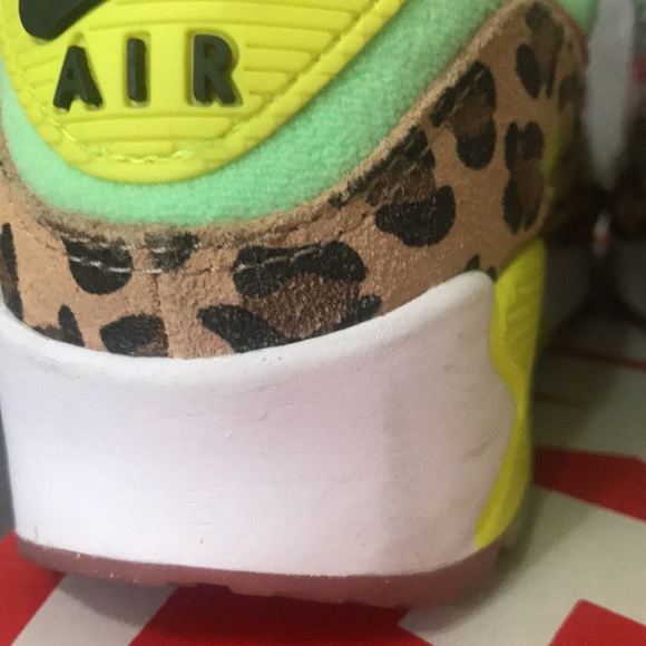 Nike Air Max 90 LX 90s Dancefloor Green Illusion Green Sneakers - Picture 9 of 12